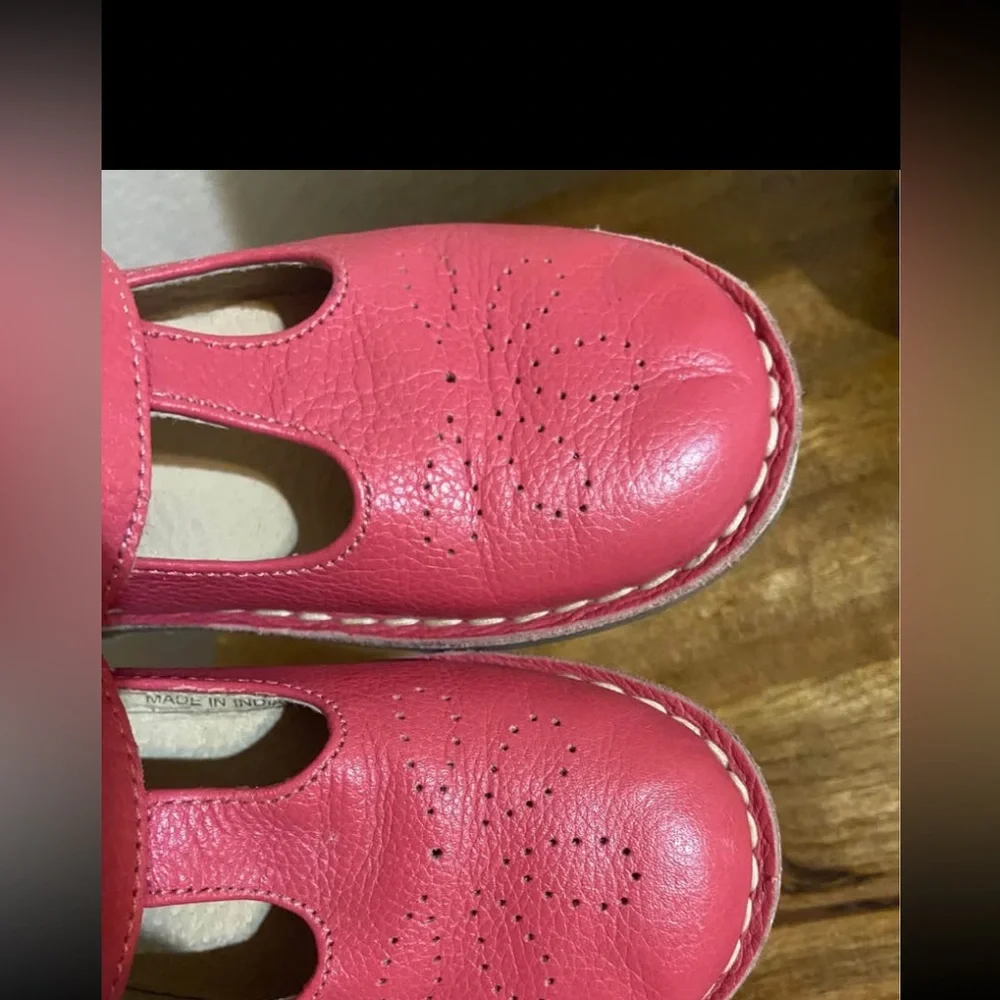 Boden Leather T-bar Flats for Kids - Picture 4 of 5